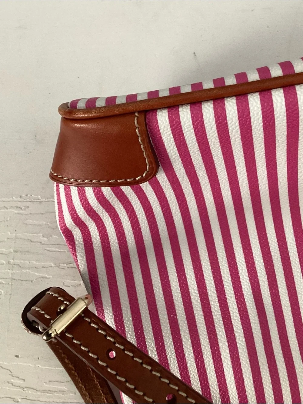 Dooney & Bourke stylish pink